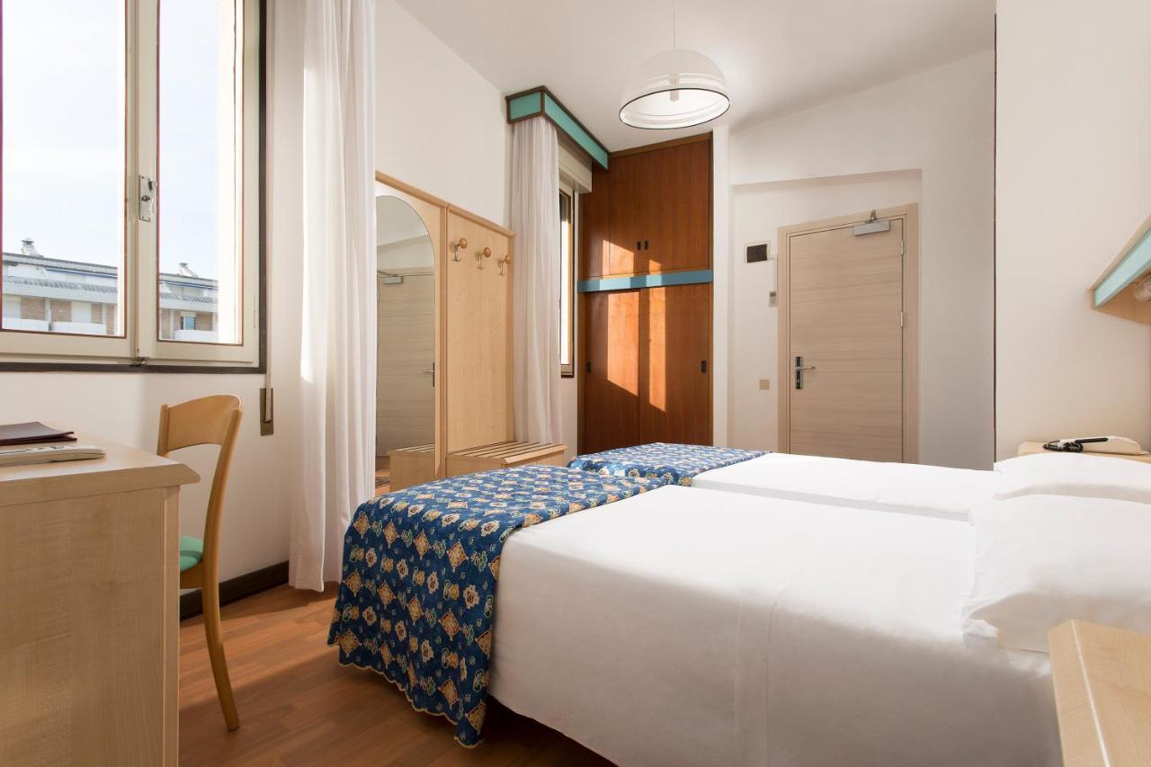 Hotel Las Vegas Lido di Jesolo Bagian luar foto