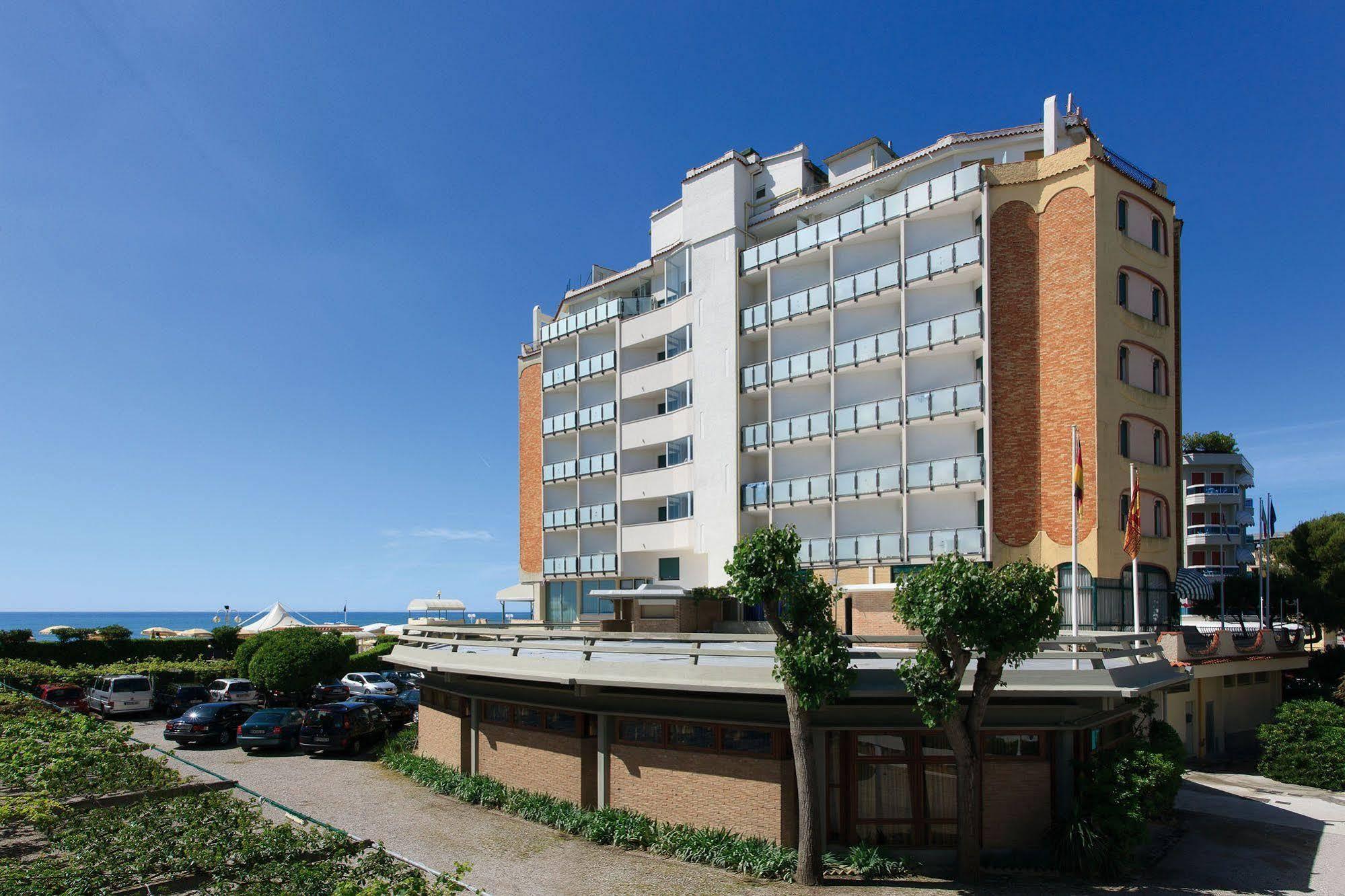 Hotel Las Vegas Lido di Jesolo Bagian luar foto