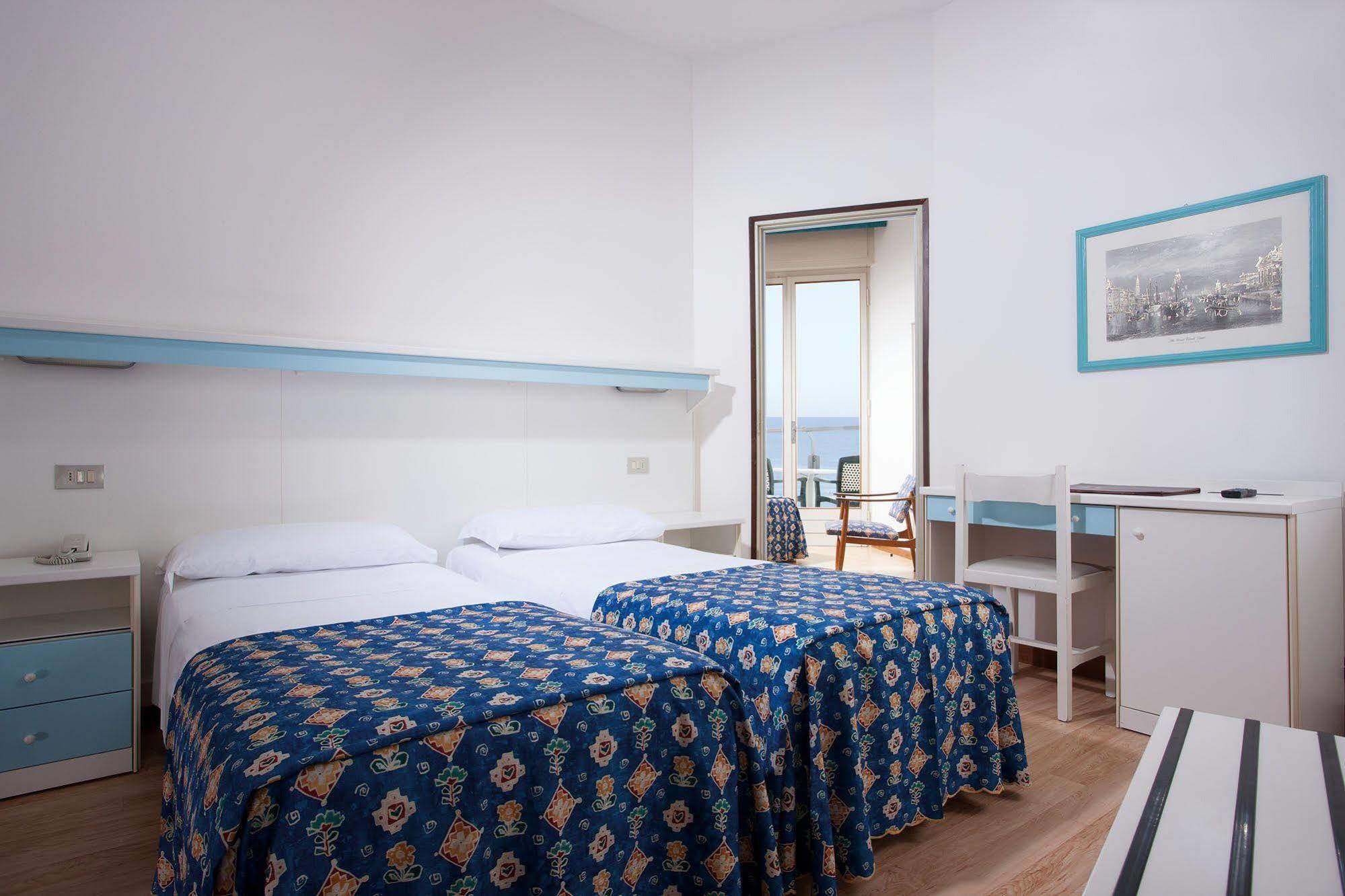 Hotel Las Vegas Lido di Jesolo Bagian luar foto