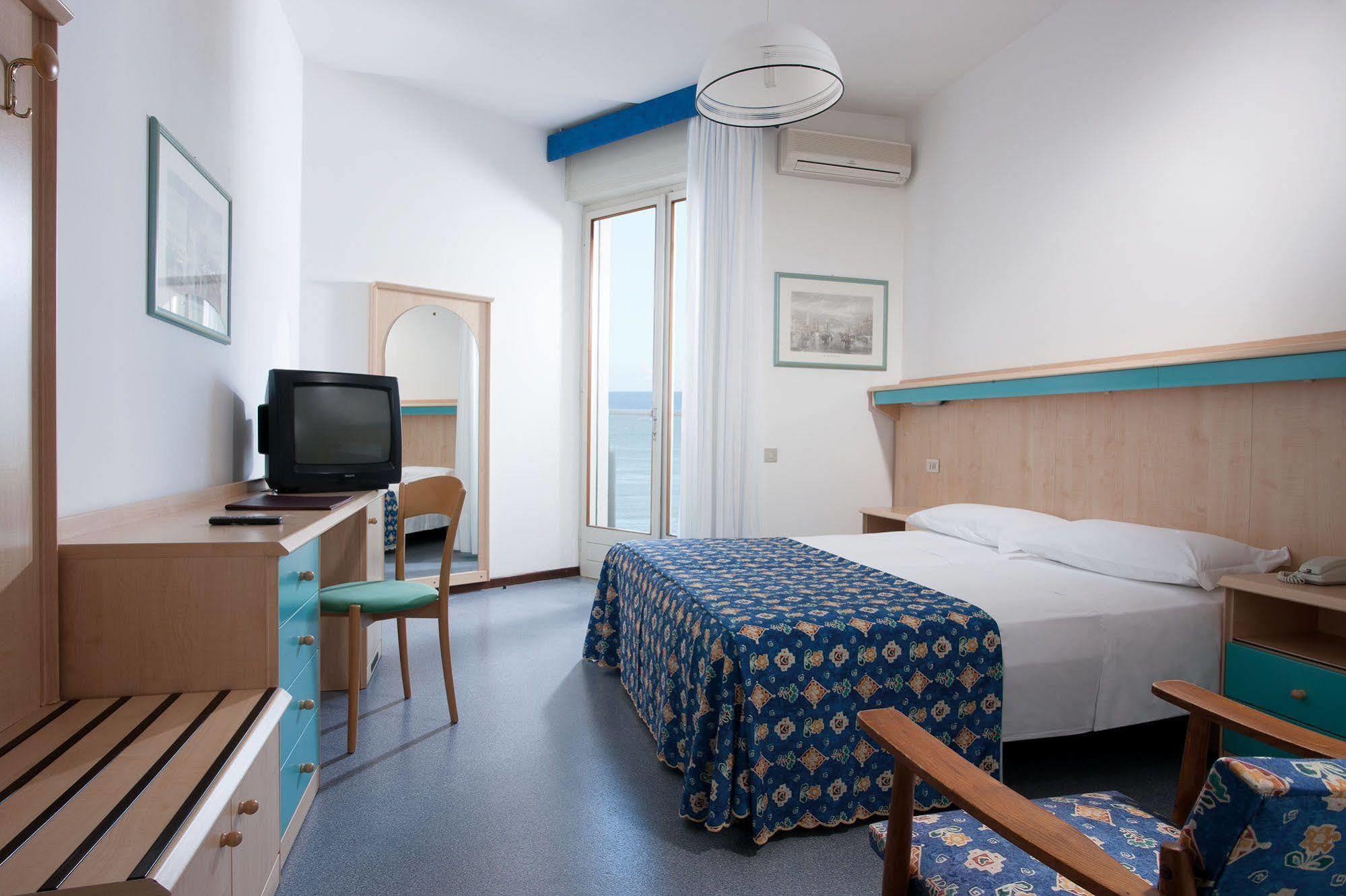Hotel Las Vegas Lido di Jesolo Bagian luar foto