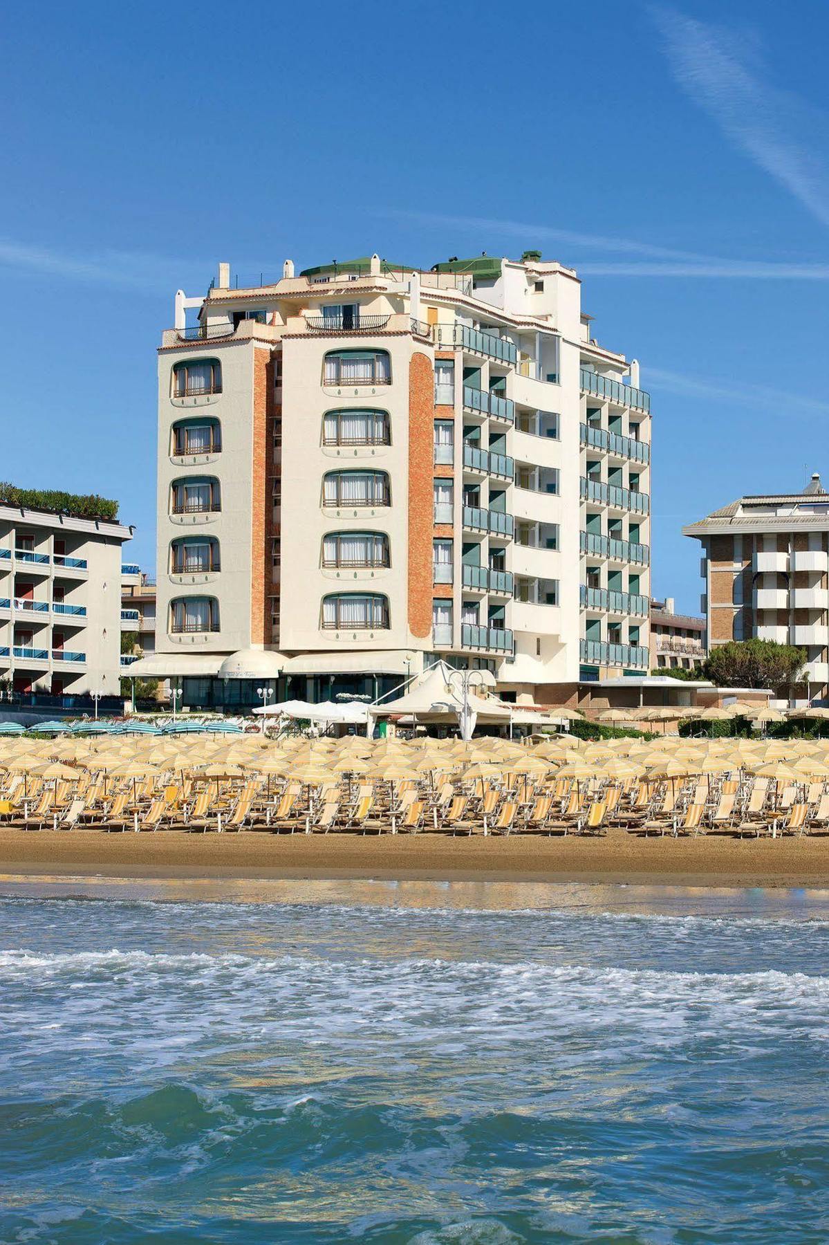 Hotel Las Vegas Lido di Jesolo Bagian luar foto